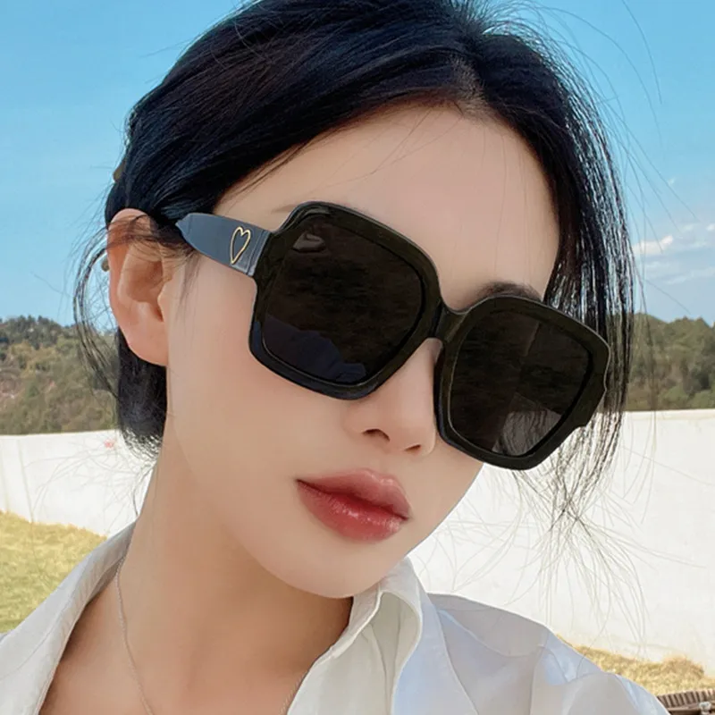 Women Fashion Square Frame Heart Leopard Sunglasses