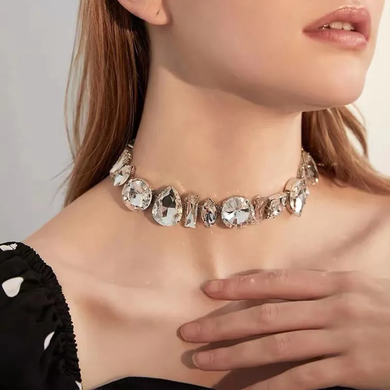 Women Fashion Exaggerated Large Rhinestone Alloy Geometric Necklace