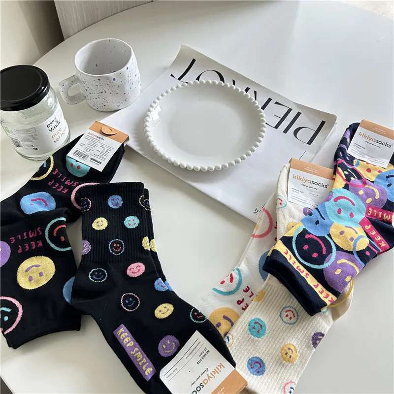 Women Fashion Smiley Face Cotton Socks