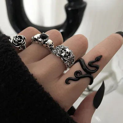 Women Retro Dark Gothic Snake Rings Rose Flower Diamond Ring