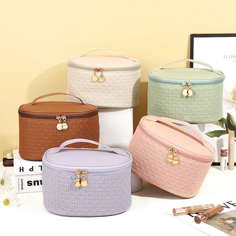 Urban Simplicity Plaid PU Leather Toiletry Bag for Travel Makeup Storage