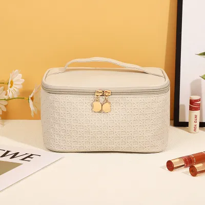 Urban Simplicity Plaid PU Leather Toiletry Bag for Travel Makeup Storage