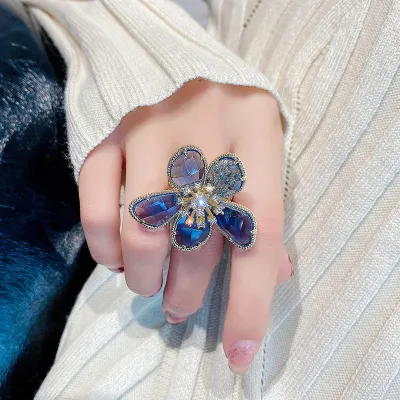 Women Fashion Exaggerated Crystal Floral Ring