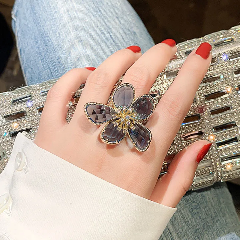 Women Fashion Exaggerated Crystal Floral Ring