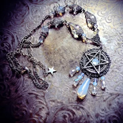 Women Vintage Gothic Pentagram Opal Pendant Necklace