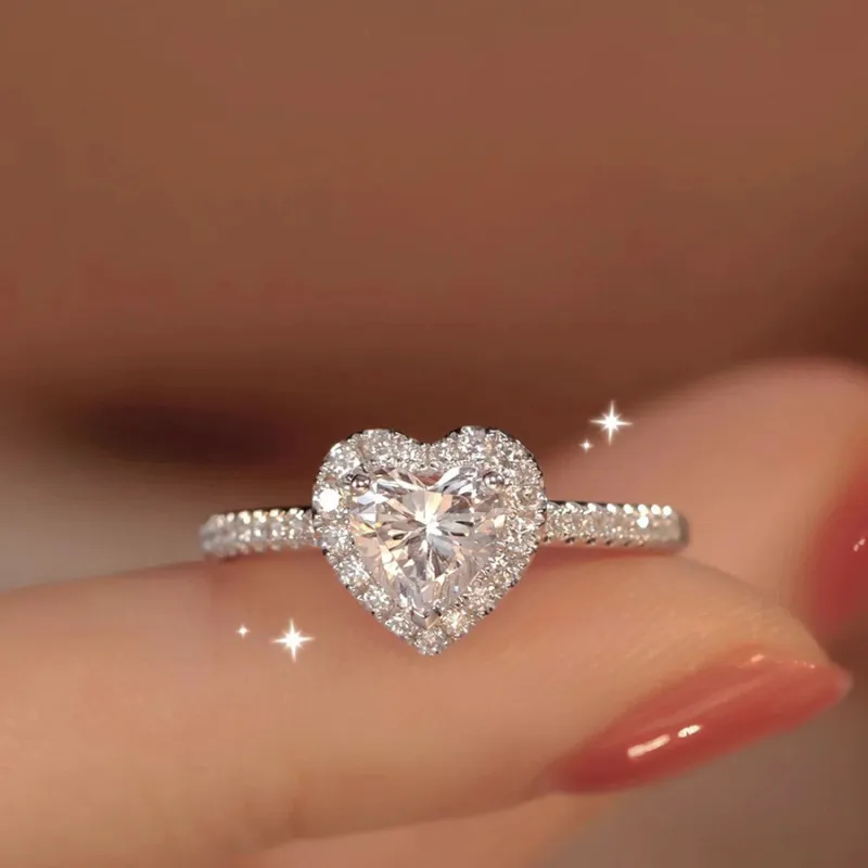 Women Elegant Heart Shaped Rhinestone Copper Fashion Ring
