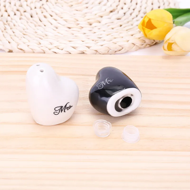 Creative Heart-Shaped Black White Ceramic Seasoning Jar Wedding Gift Party Favor
