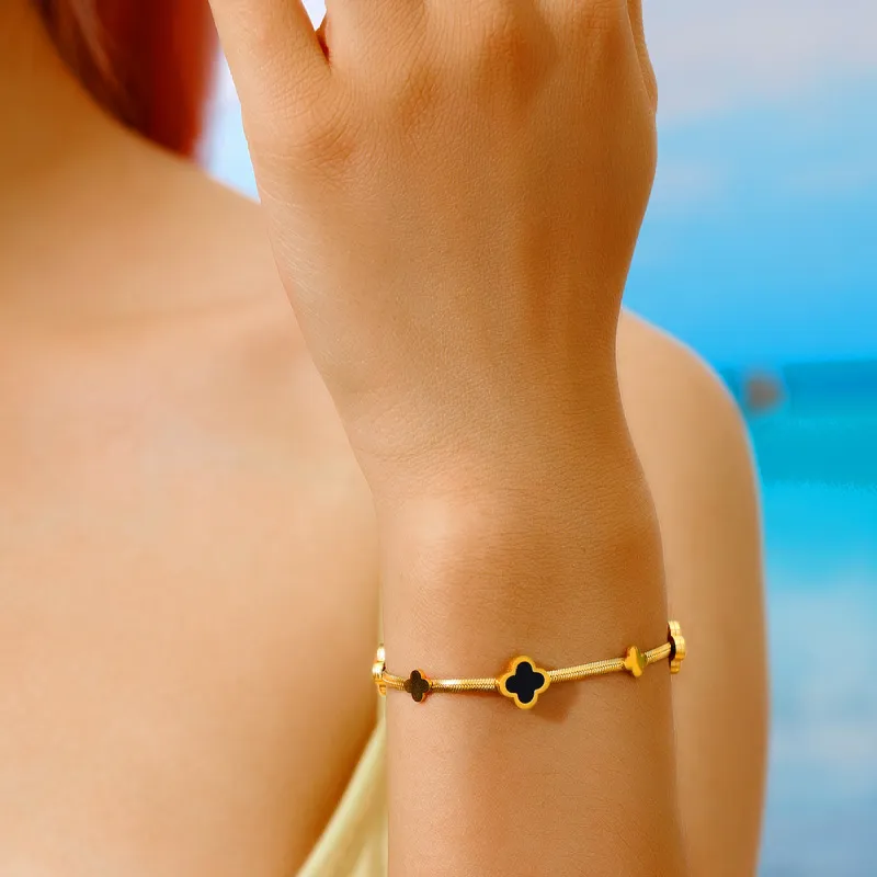 Women Fashion Lucky Four-Leaf Clover Titanium Steel Bracelet
