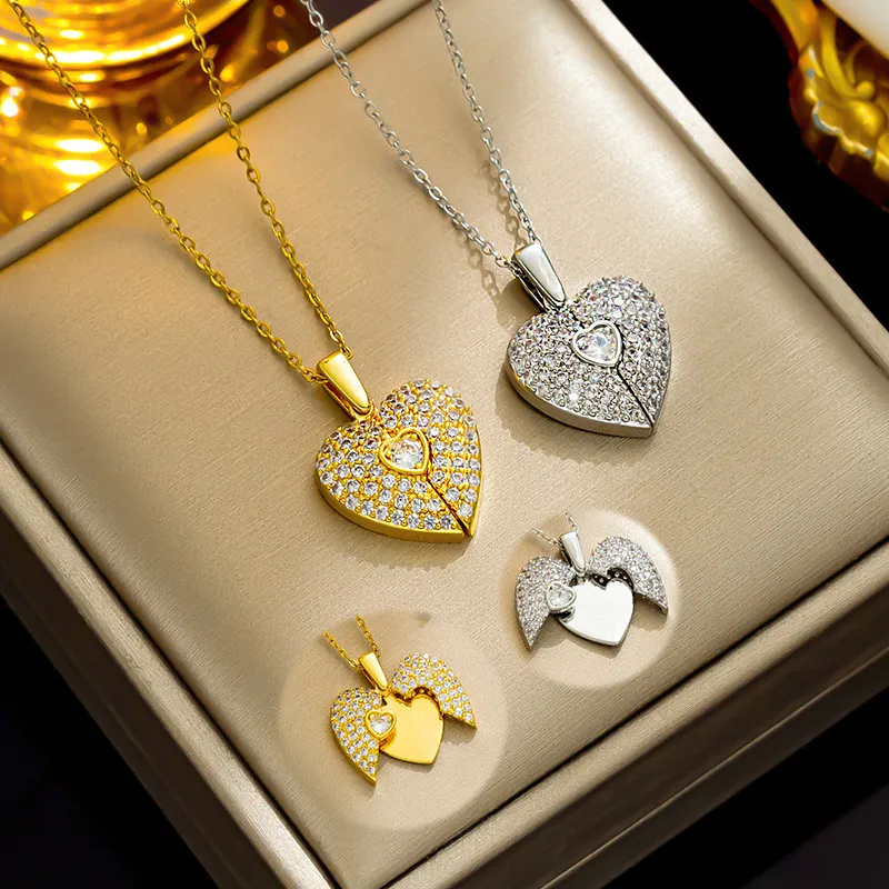 Women Fashion Creative Heart-Shaped Wings Rhinestone Pendant Sandals Necklace