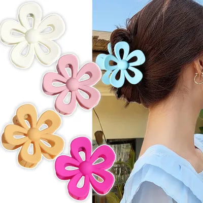 Women Fashion Solid Color Floral Hollow Hair Claws