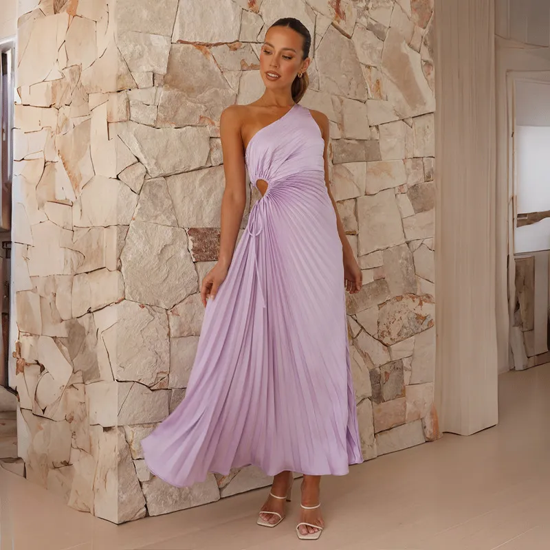 Women Fashion Slim Fit Oblique Shoulder Cutout Creased Maxi Dress
