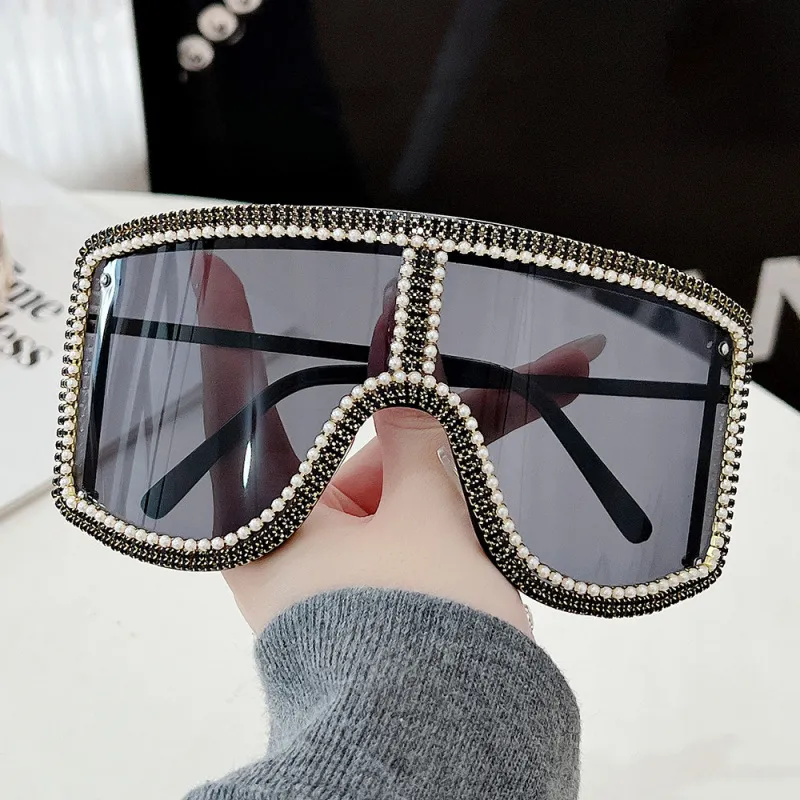 Women Fashion Exaggerated Rhinestone Windproof Frameless Square Sunglasses