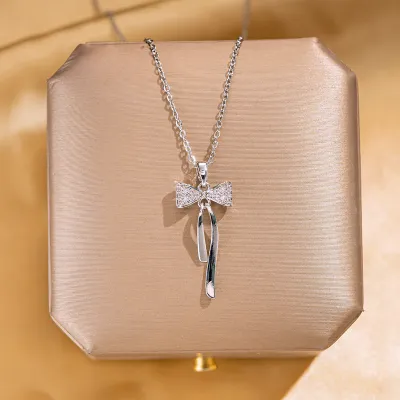 Women Fashion Square Hollow Rhinestone Pendant Titanium Steel Necklace