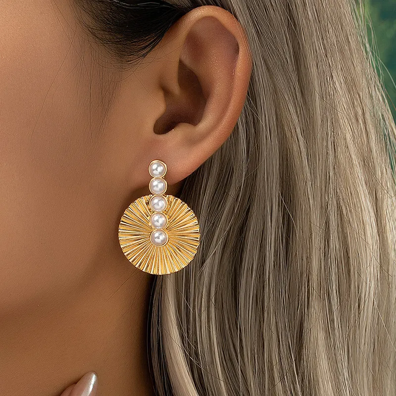 Women Vintage Geometric Heart Pearl Earrings