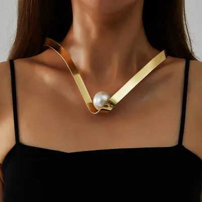 Women Fashion Exaggerated Pearl Collar Necklace