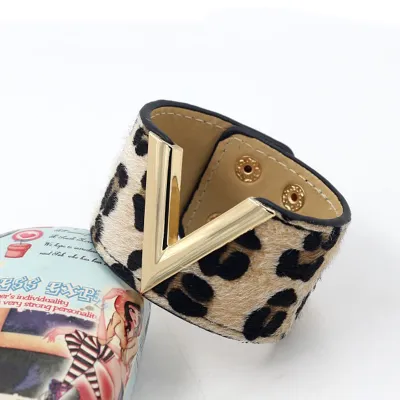 Women Vintage Leopard Print PU Leather Geometric Bracelet