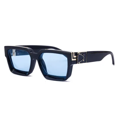 Men Fashionable Square PC Sunglasses