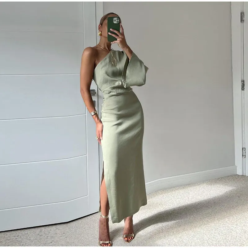 Women Fashion Solid Color Slant Shoulder Side Slit Midi Dress