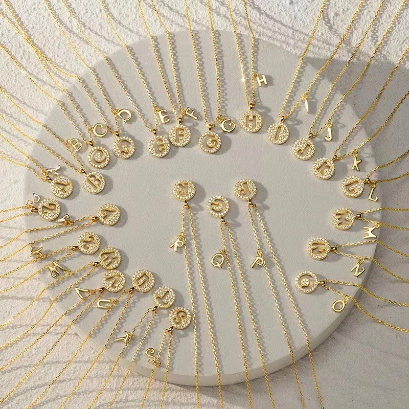 Round Shaped 26 English Letter Alphabet Women Gold Plated Copper Pendant Necklace with O-Chain