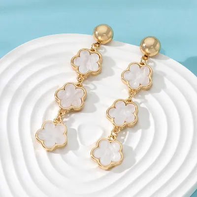 Fashion Elegant Women Five-Leaf Clover Stud Earrings Alloy