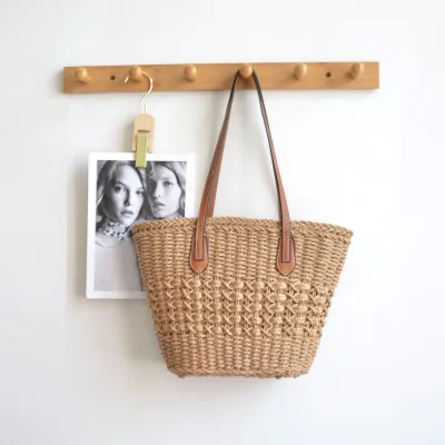 Fashionable Large Capacity Straw Woven Shell Tote Bag with Zipper Closure Shoulder Bags