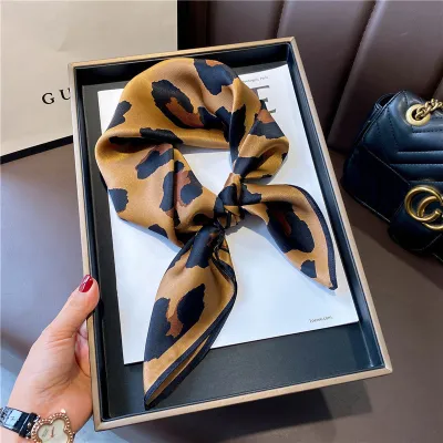 Women Fashionable Multicolor Floral Printed Square Silk Scarf