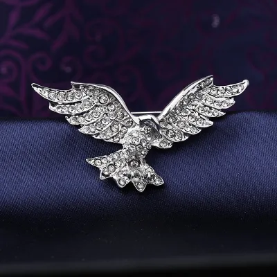 Men's Fashion Simple Crown Rudder Rhinestone Suit Brooch