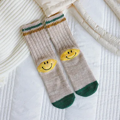 Street Men's And Women's Mid-Barrel Winter Wool Thick Knit Smiley Socks