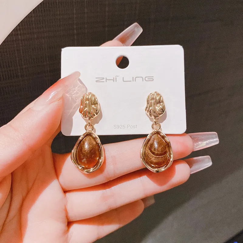 Vintage Maillard Drop Earrings Alloy Fashion Commuter