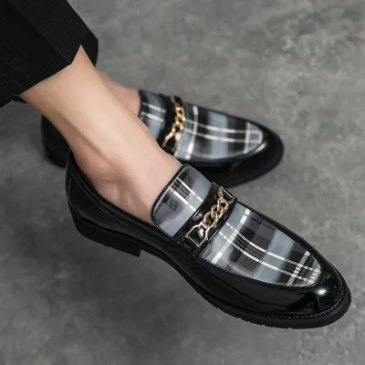 Men Fashion Casual British Style Plaid Metal Chain Decorative Slip-On Loafers