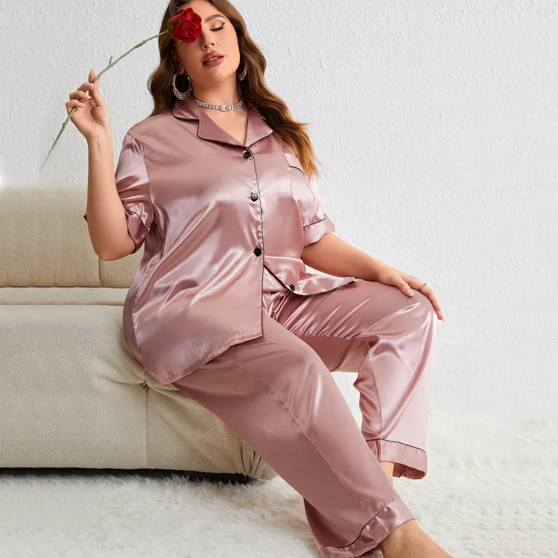 Women Plus Size Casual Pajamas Set with V-Neck and Half Sleeve