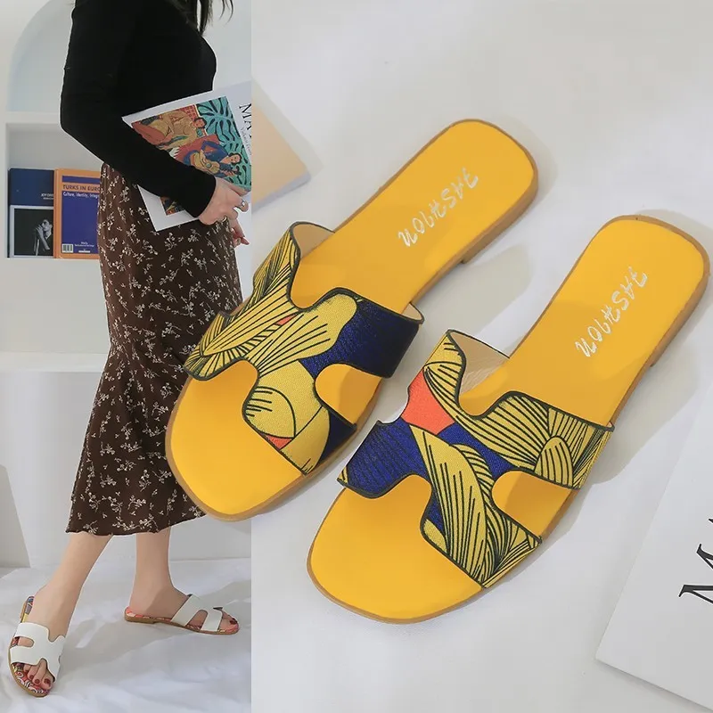 Women's Fashion Roman Style Beach Flat Slippers Slip On Graffiti