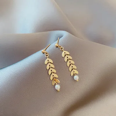 Women Simple Fashion Three-Piece Set Wheat Pearl Necklace Earrings Bracelet Set