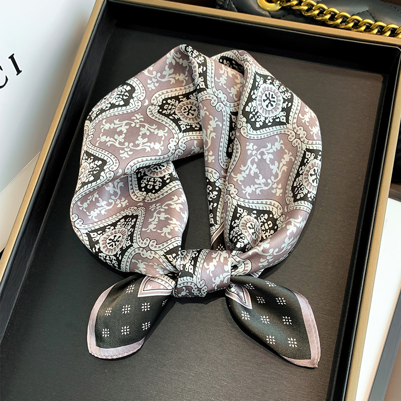 ◇DAKS◇ [Dax Scarf] White Flower Italian Pleated Scarf DCSC CASHMERE PRESSED FLORAL SCARF – DAKS