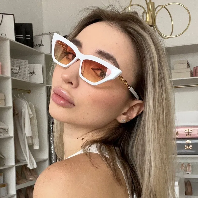 Distinctive Chain Leg Cat Eye Sunglasses