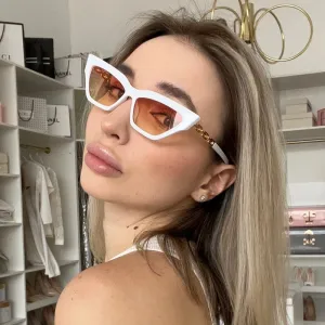 Distinctive Chain Leg Cat Eye Sunglasses