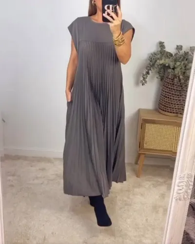 Women Casual Elegant Round Neck Sleeveless Pleated Maxi Dress