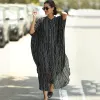 ZS1556 (Black And White Robe)