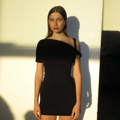 Spring And Summer Women Street Fashion Oblique Shoulder Short Sleeve Solid Color Slim Sexy Mini Bodycon Dress