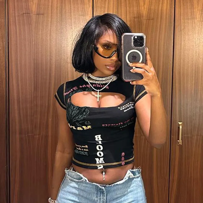 Women Fashionable Short-Sleeved Cut Out Graphic Print Crop T-Shirt