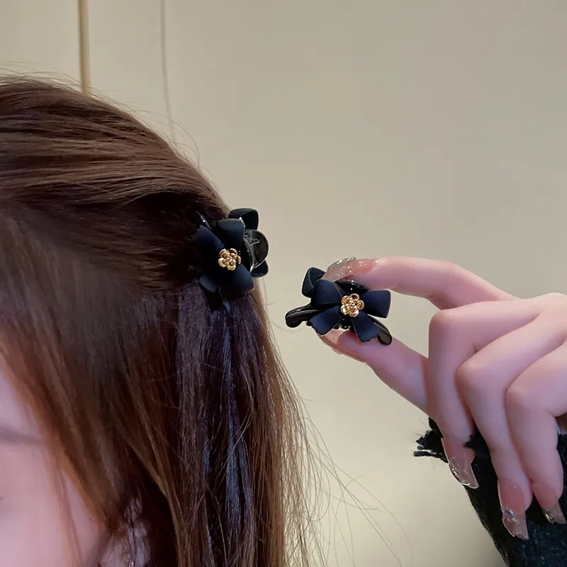 Women Minimalist Mini Butterfly Flower Hair Claws Acrylic Alloy Sweet Grip