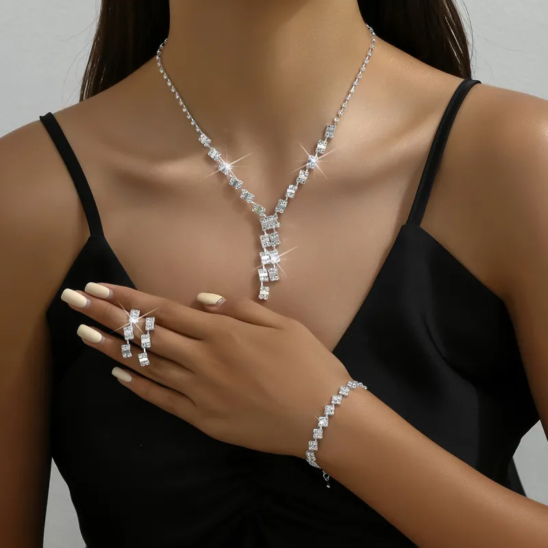Women Fashion Rhinestone Jewelry Set Sweet Fresh Claw Chain Copper