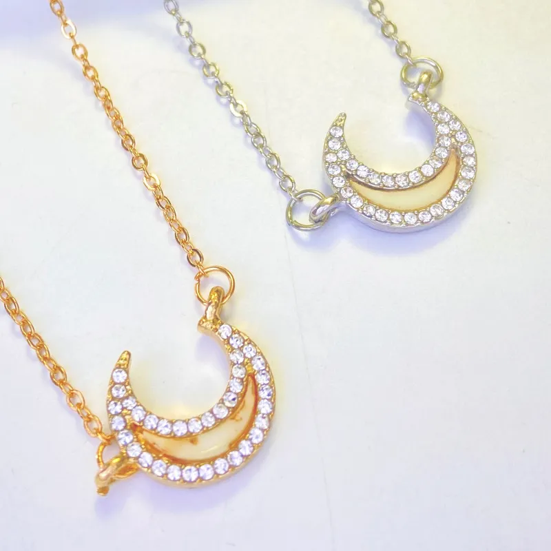 Women's Fashion Moon Rhinestone Pendant Alloy Necklace