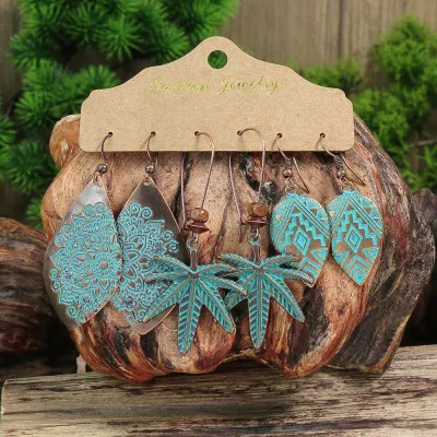 Women Retro Ethnic Heart-Shaped Leaf Pendant Earring Set