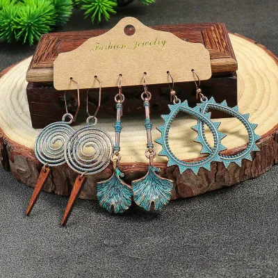 Women Retro Ethnic Heart-Shaped Leaf Pendant Earring Set