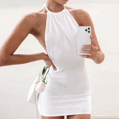 فستان قصير مثير للنساء بتصميم هالتر، مناسب للنوادي الليلية، بلون موحد وبدون ظهر.