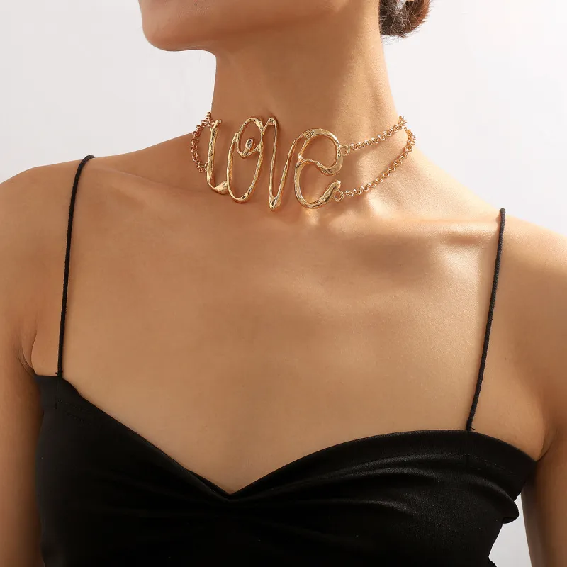 Exaggerated Fashion Creative Love Alloy Neck Chain for Women