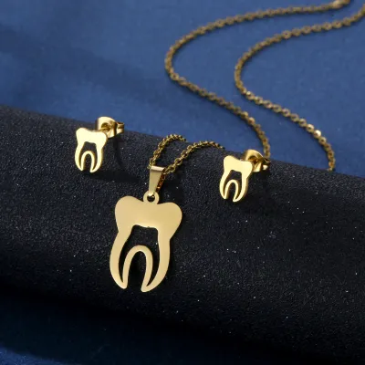 Women's Fashion Simple Smooth Star Footprint Heart Necklace And Earrings Set