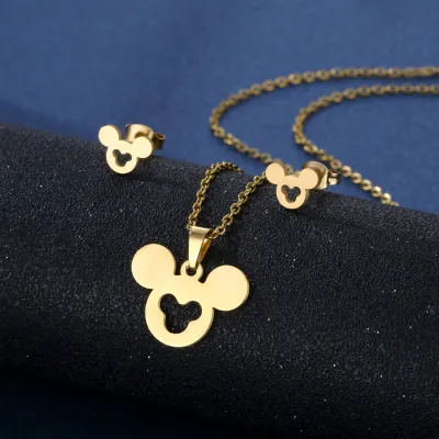 Women's Fashion Simple Smooth Star Footprint Heart Necklace And Earrings Set