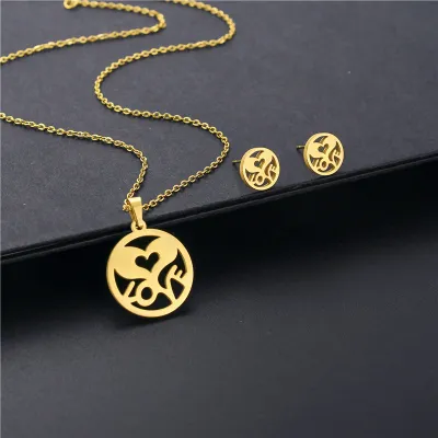 Women's Fashion Simple Smooth Star Footprint Heart Necklace And Earrings Set